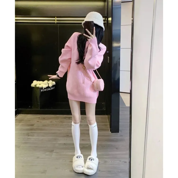 新款粉色大版中长款毛衣女秋冬网红洋气长袖减龄宽松时尚针织衫