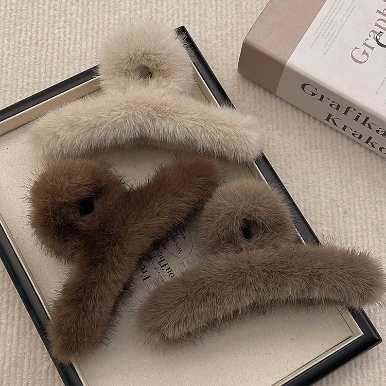 简约百搭秋冬大号毛毛抓夹女2025新款鲨鱼夹发量多发夹后脑勺头饰