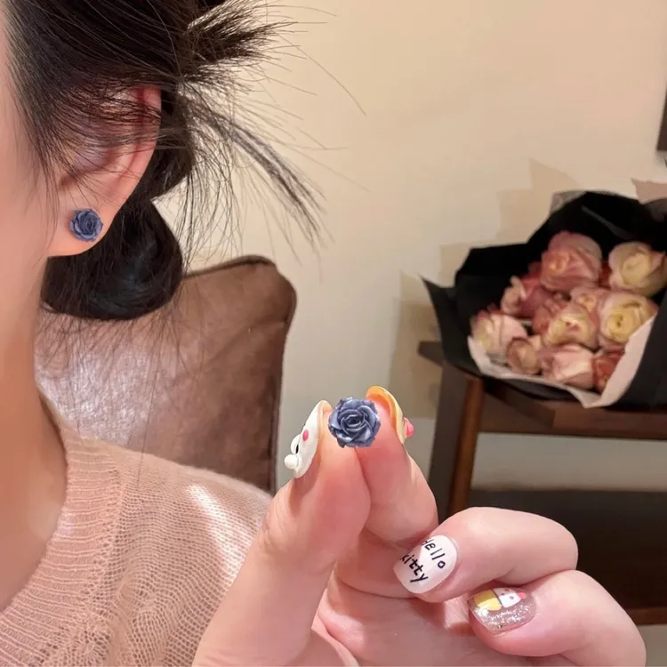 合金无非金属耳饰 紫色玫瑰花朵耳钉轻奢简约百搭高级气质耳环