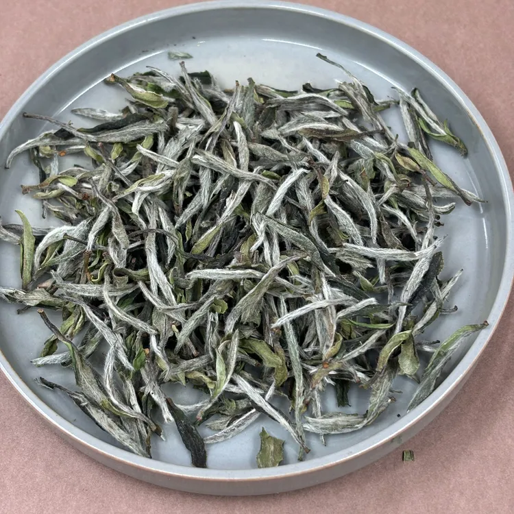 福鼎白茶核心产区高山明前日晒花香特级白牡丹王高货鲜爽清甜生津