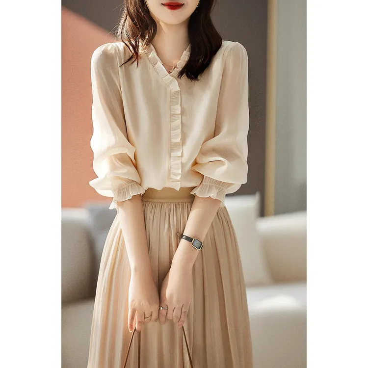 2025秋季新款美翻木耳边点缀亮面肌理舒适仙女衫长袖衬衫上衣女
