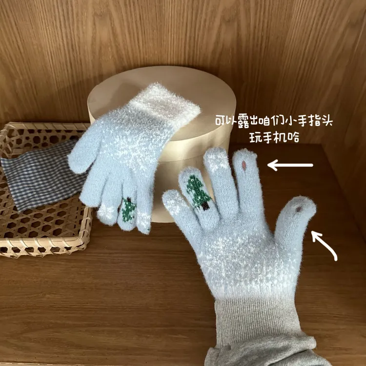 冬天新款漂亮手套~ 奶蓝色雪花小圣诞树保暖手套五指手套可触屏Y