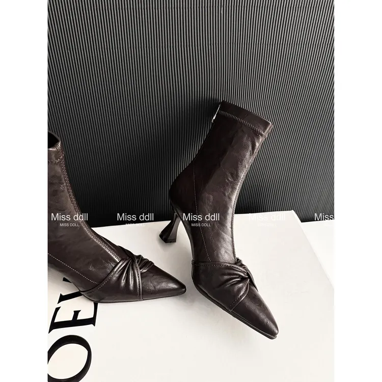 MISS DDLL高级魅力！巨显腿长~尖头细跟弹力瘦瘦靴女显瘦高跟短靴