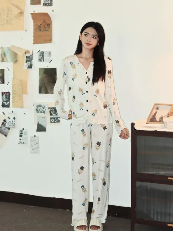 【LABUBU】保暖长袖小V领女士舒适薄款青年睡衣常规款卡通春秋款