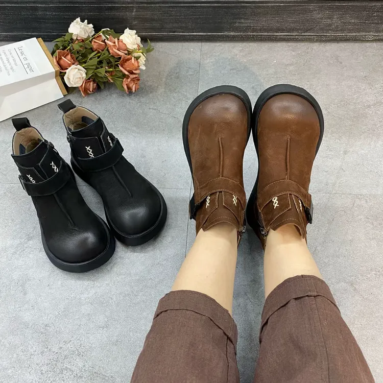 平底黑色小靴子防滑英伦风圆头复古秋冬马丁靴