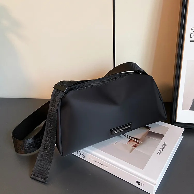 时尚设计感包包女2025新款休闲简约女士包包大容量百搭单肩斜挎包