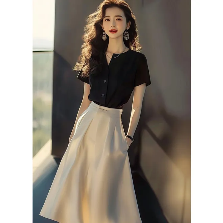 今年流行漂亮套装裙女2024新款夏季轻奢高级感气质黑色衬衫两件套