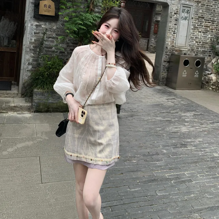 2025舒适薄透宽松优雅甜美衬衣百搭纯色压褶衬衫搭配小众半身裙女