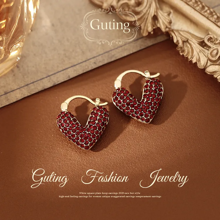 铜合金合成锆石耳饰 22667红色爱心耳钉女秋冬耳饰轻奢高级感耳环