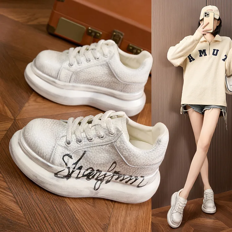 小个子内增高9cm小白鞋女厚底2026新款春季休闲板鞋松糕单鞋时尚