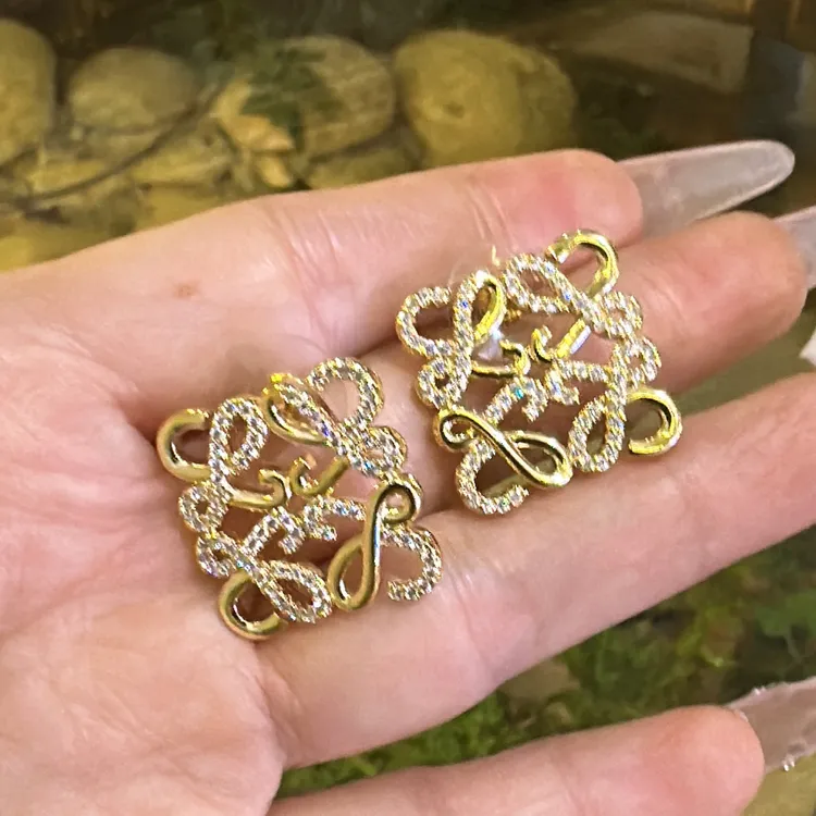 铜合金锆石耳饰 铜合金锆石耳饰 法式复古几何耳钉轻奢高级感