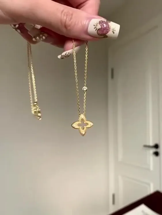 合金项链 2025新款契风镂空拉丝四叶草项链复古高级感百搭锁骨链