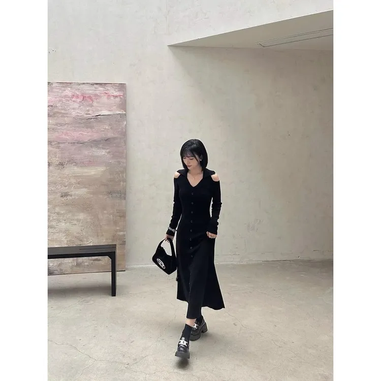 优品法式气质设计感修身显瘦长裙子春小众收腰单排扣字连衣裙女