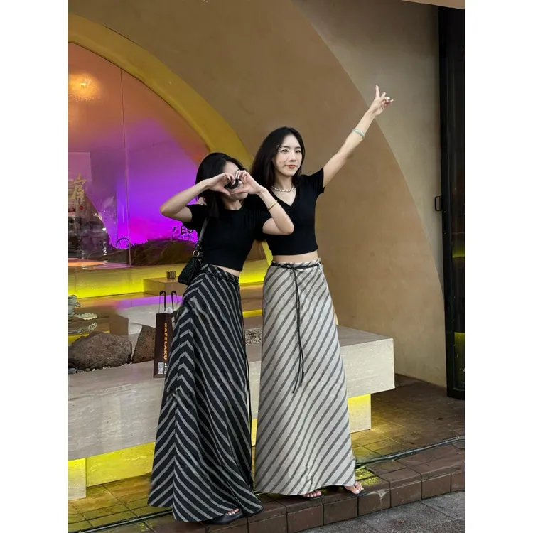 韩系高腰显瘦斜条纹半身裙女夏季新款时尚复古百搭轻熟风长裙