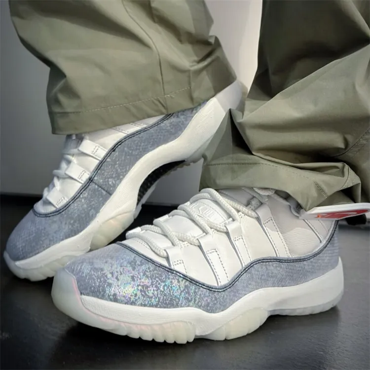 耐克NIKE男鞋JORDAN篮球鞋AJ11蛇年限定CNY休闲运动鞋HQ7000-001