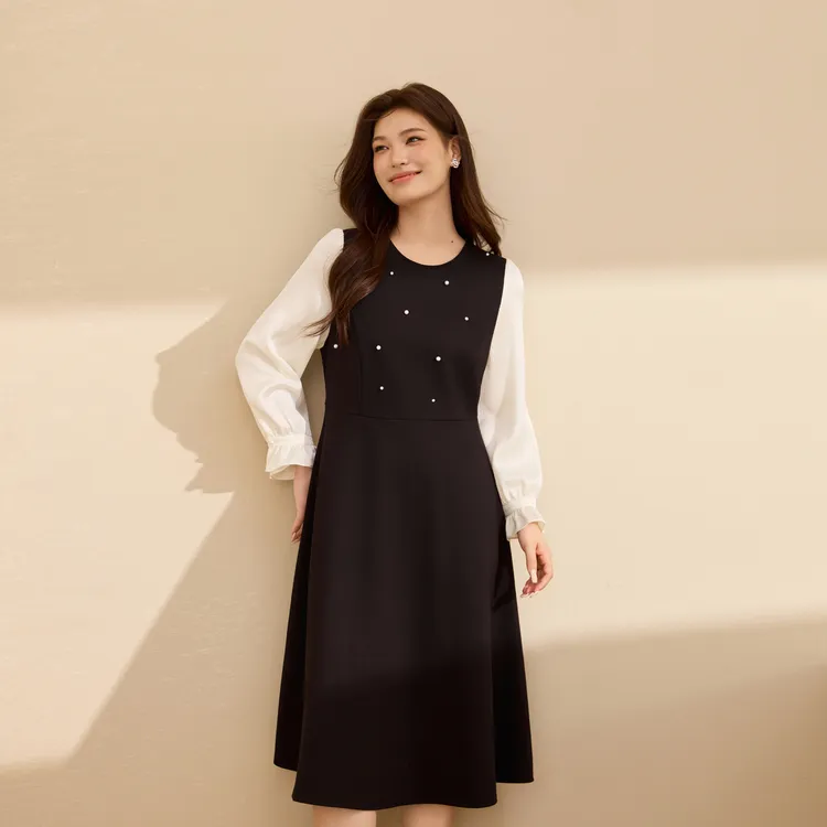 【星遥】纤莉秀W大码女装流光风撞色拼接打泡珠圆领连衣裙QK3671