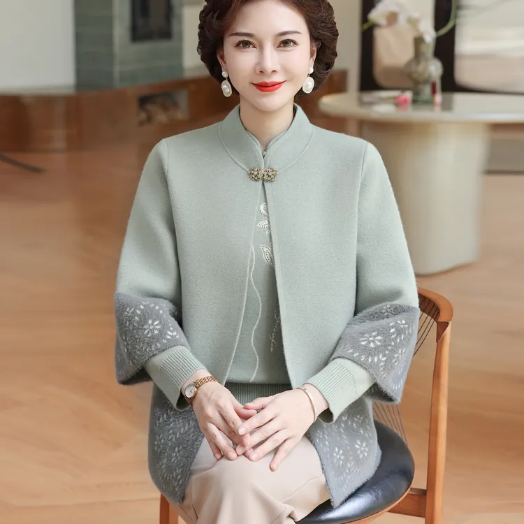 时尚妈妈装秋季针织减龄外套2025新款中老年人女秋装新款洋气套装