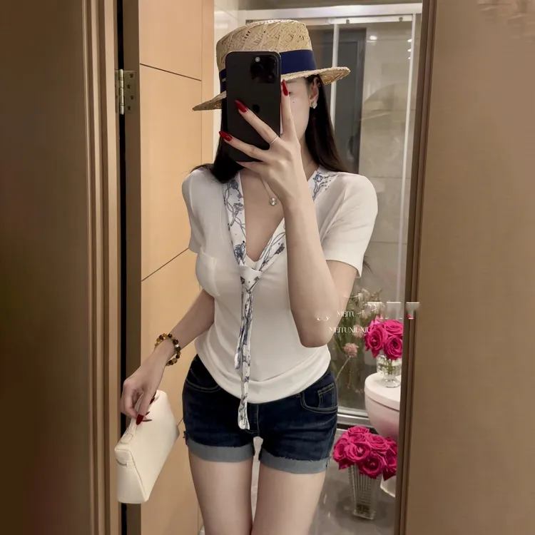 精致小香风气质系带大女主穿搭V领通勤上衣显瘦时尚设计感法式