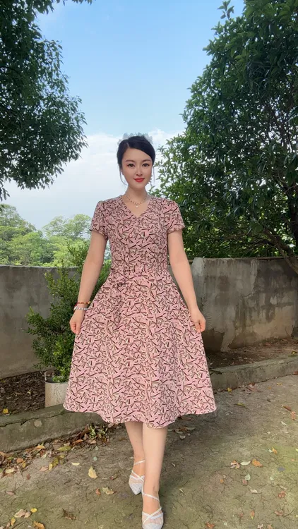 新款收腰显瘦时尚洋气夏季碎花中长款女装连衣裙2502#