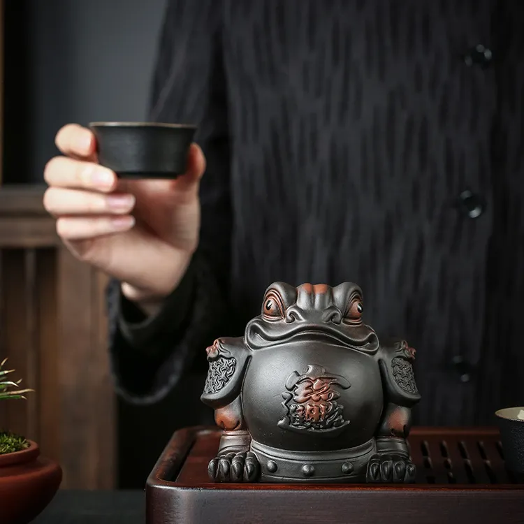 三足金蟾茶宠摆件精品可养创意禅意招财蟾蜍茶玩茶桌高级茶具配件