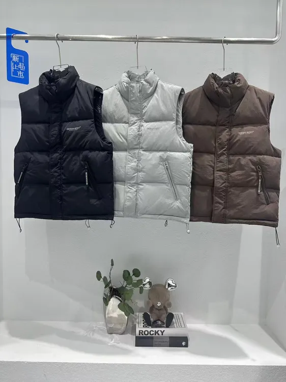 白鸭绒马甲男高端美式复古轻盈2025秋冬新款保暖背心男士外套马夹
