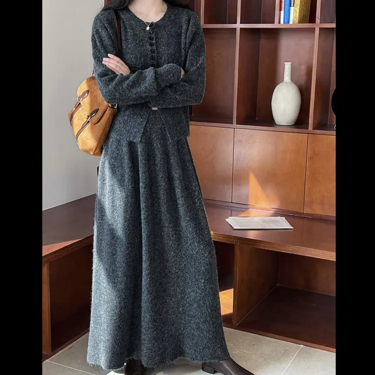Rayhon新款两件秋季针织毛衣半身裙套装女休闲舒适穿搭