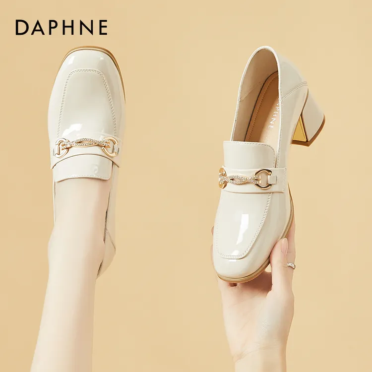 达芙妮白色乐福鞋女鞋子粗跟爆款2025新款英伦单鞋高跟鞋春秋皮鞋