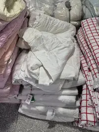 《厚广家》3楼200×230表面全棉白色春秋被 发1张