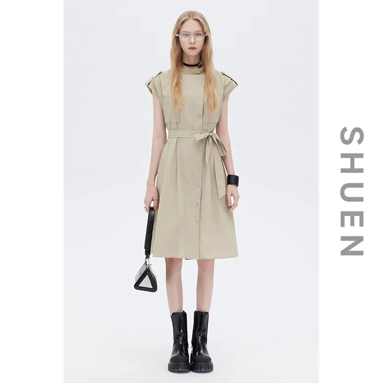 束恩排扣收腰系带无袖工装裙夏奶咖色连衣裙2025新款今年流行爆款