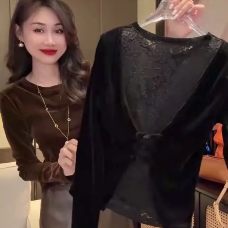 爆款名媛范儿蕾丝背气质绒衫秋冬款外穿后背盘扣拼接蕾丝设计小衫