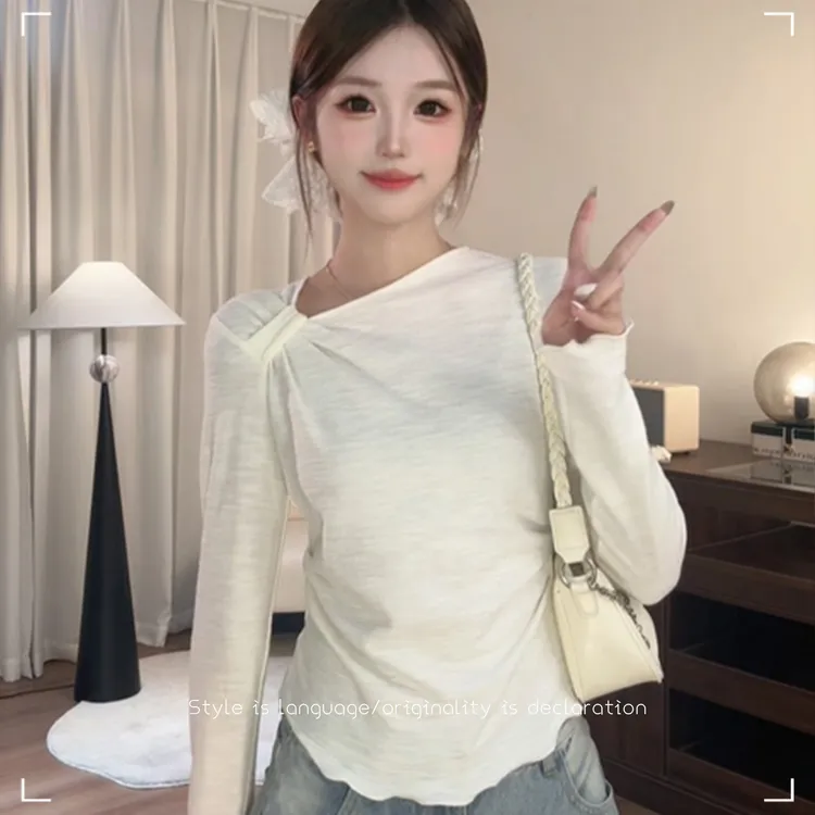 设计感褶皱木耳边斜领温柔风杏色修身收腰显瘦正肩长袖T恤上衣女