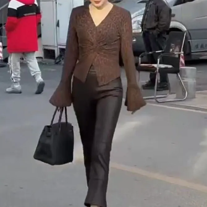 新款时尚法式气质百搭修身V领上衣高腰显瘦裤子女装