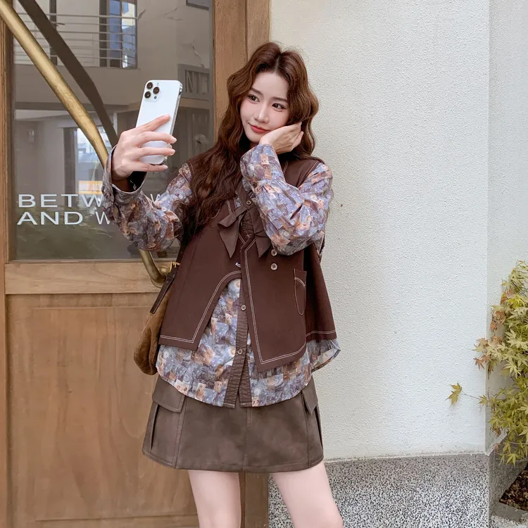 时髦高级感慵懒套装裙女早秋新款气质印花衬衫马甲皮短裙三件套