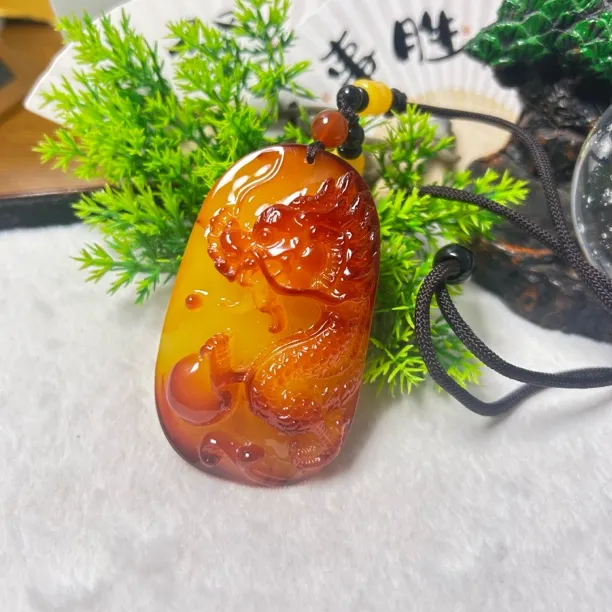 W054原矿五月新蜜俏色龙牌素绳款吊坠时尚大气编织绳挂绳首饰饰品