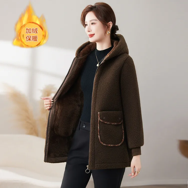 妈妈冬装羊羔毛棉衣女连帽洋气新款中老年棉服加绒加厚颗粒外套