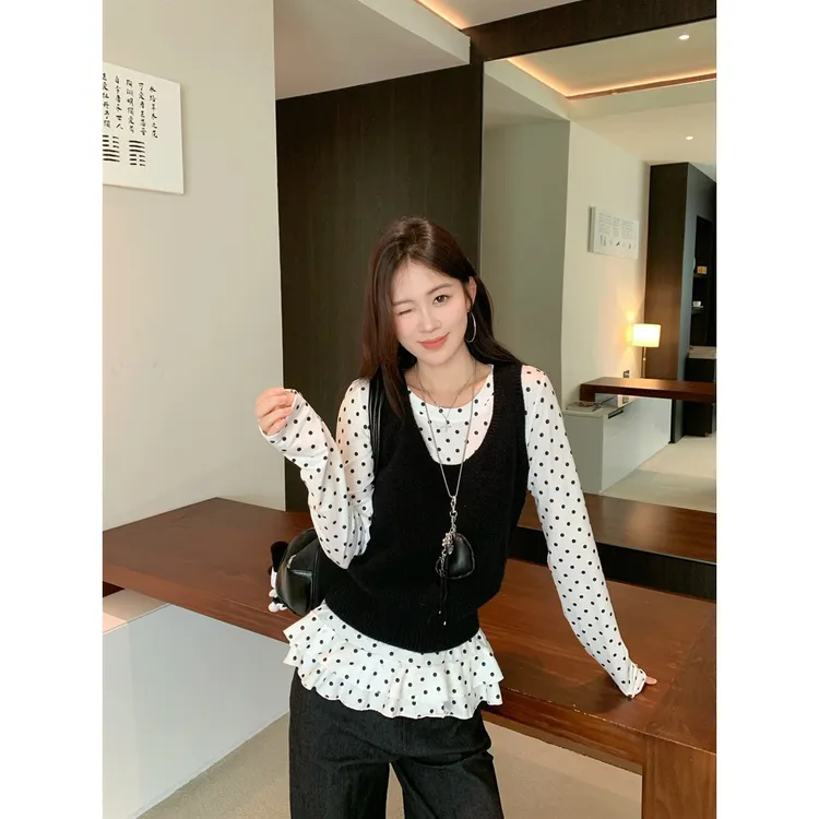 时尚显瘦气质复古宽松洋气百搭小众减龄假两件法式针织马甲套装上