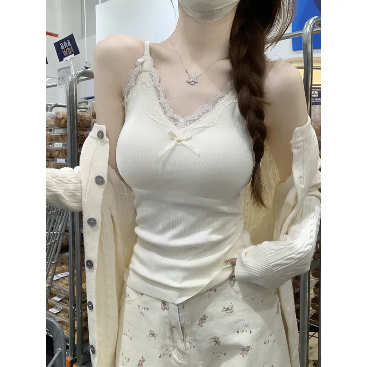 春夏v领纯欲蕾丝边背心女纯欲带胸垫肩带可调节内搭吊带打底上衣