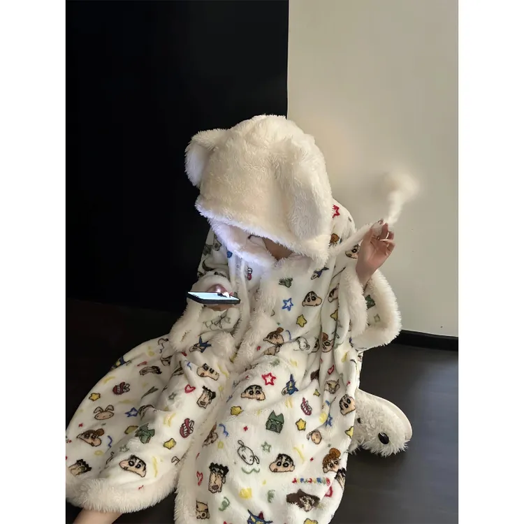 可爱蜡笔小新珊瑚绒连帽睡裙女款冬季新款大码保暖卡通家居服睡袍