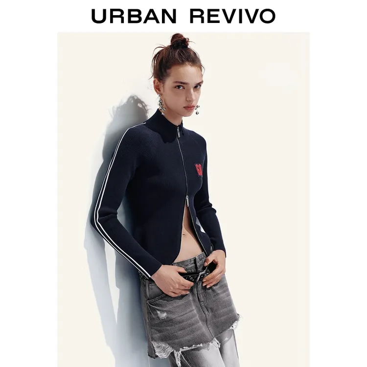 UR2025秋季新款女泽西风运动数字贴布修身针织开衫UYL950167