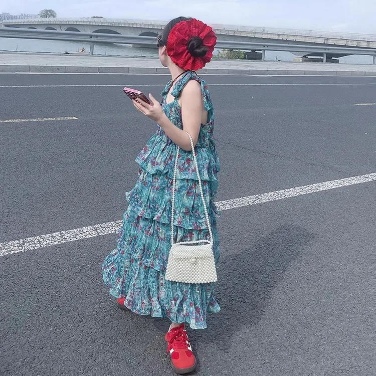 女童连衣裙2025新款儿童洋气时髦裙子中大童女孩夏季短吊带碎花裙