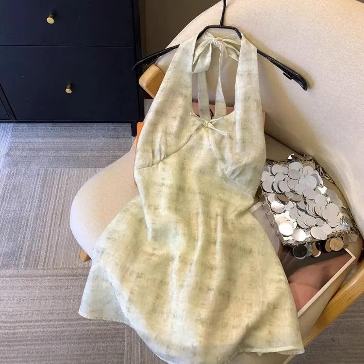 辣妹扎染蝴蝶结挂脖雪纺上衣女2025夏季新款度假风气质露背连衣裙