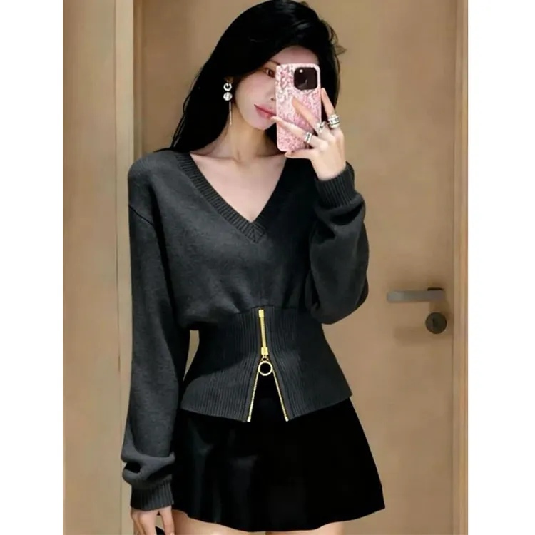 2025冬季新款轻奢气质小众时尚别致洋气显瘦长袖毛衣针织衫女爆款