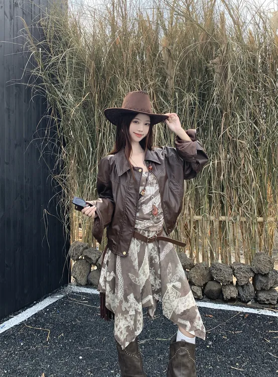 法式早秋季新款印花吊带不规则短款连衣裙女+百搭休闲PU皮衣外套