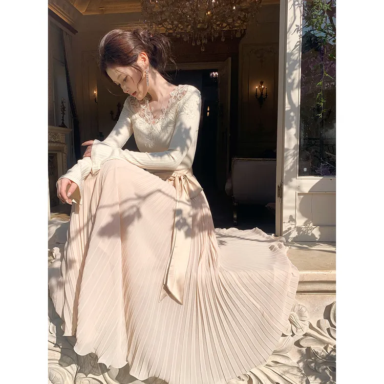 Good Job【爱的二重奏】温柔蕾丝v领针织连衣裙女收腰显瘦a摆长裙