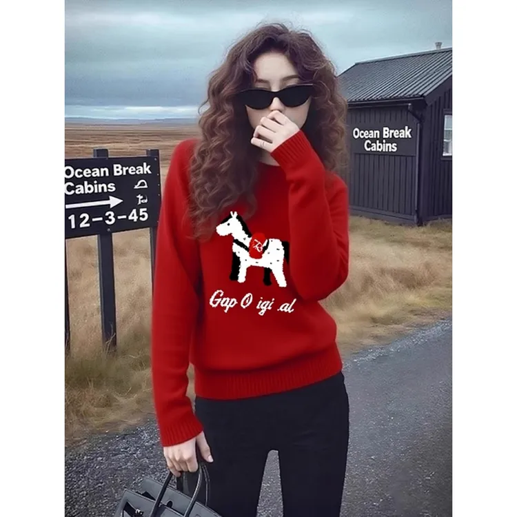 宽松显瘦显白舒适日常通勤流行时尚红色毛衣女2025冬圣诞小马毛衣