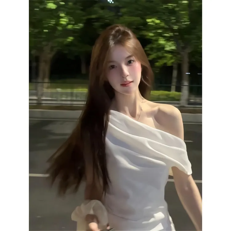 时尚潮流斜肩露肩上衣女2025夏季气质穿搭一整套简约垂感阔腿裤潮