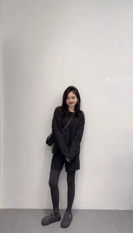 2025秋季新款韩系气质小香风长袖针织衫高腰显瘦针织短裤两件套装