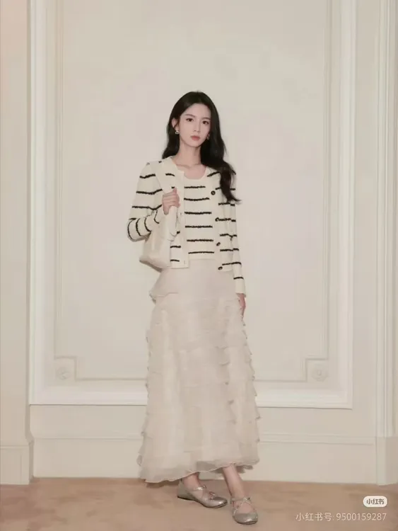 26早春荷叶边抽褶黑白天鹅多层欧根纱工艺蛋糕半身裙冬季秋冬裙子