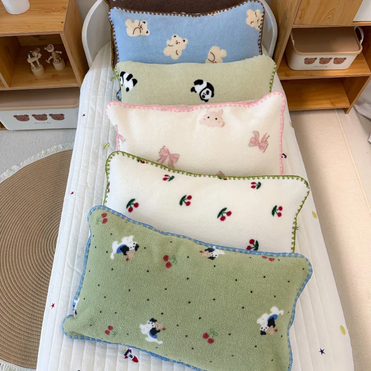 A类宝宝暖绒枕套秋冬幼儿园枕头套30X50单只装可爱枕套婴幼儿枕巾