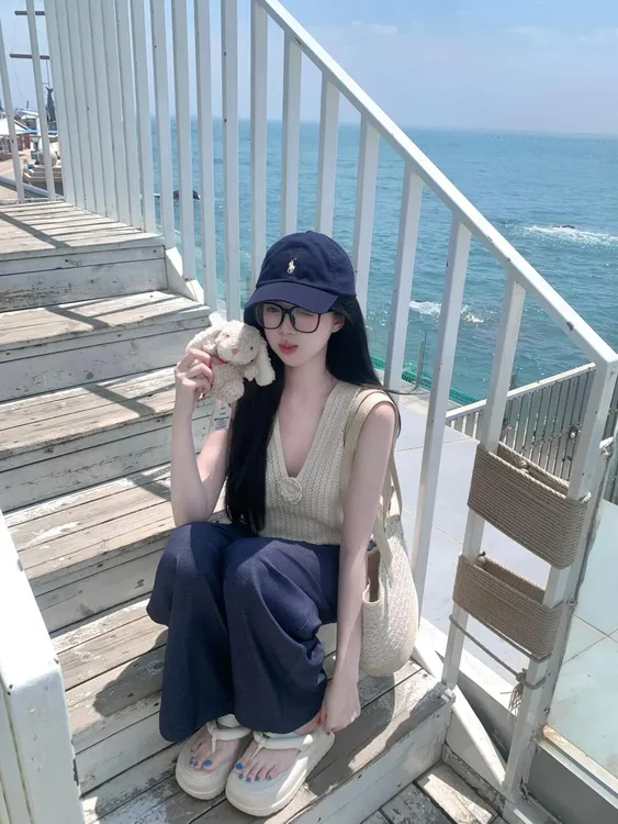 2025新款夏季时尚简约气质上衣百搭修身显瘦直通裤子洋气衣服套装